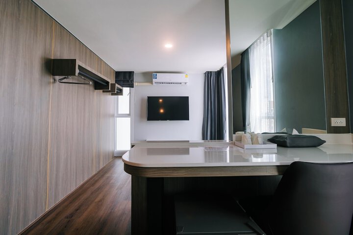 Room 3 of 12