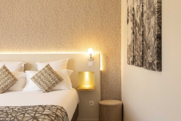 Room 107 of 210