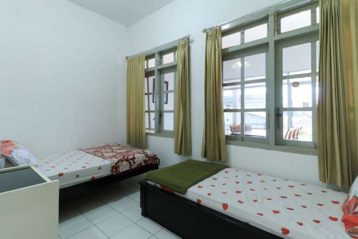 Room 9 of 65