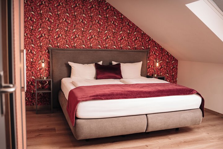 Room 12 of 33