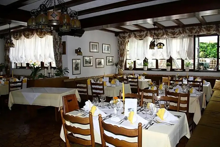 Dining 8 of 8