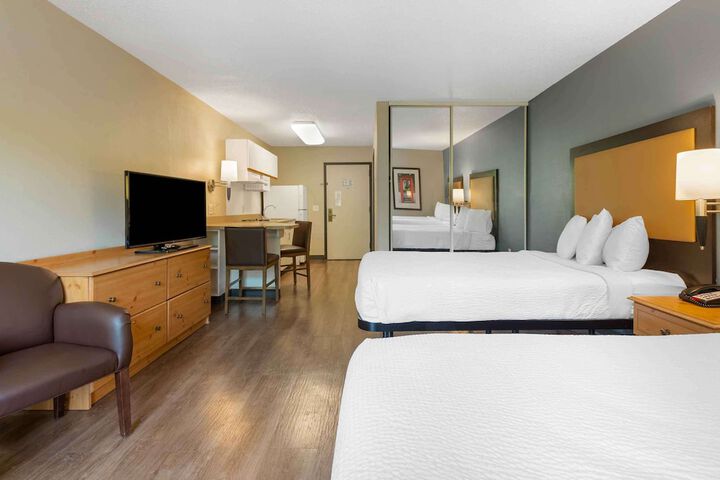 Studio 2 Double Beds (1 of 7)
