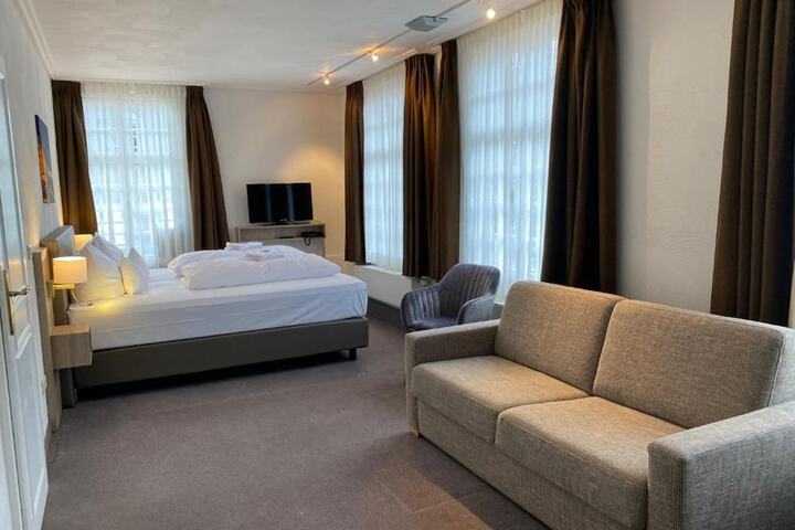 Room 10 of 44