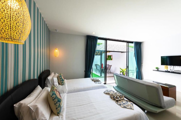 Room 2 of 92