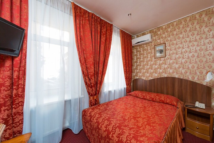 Room 23 of 114
