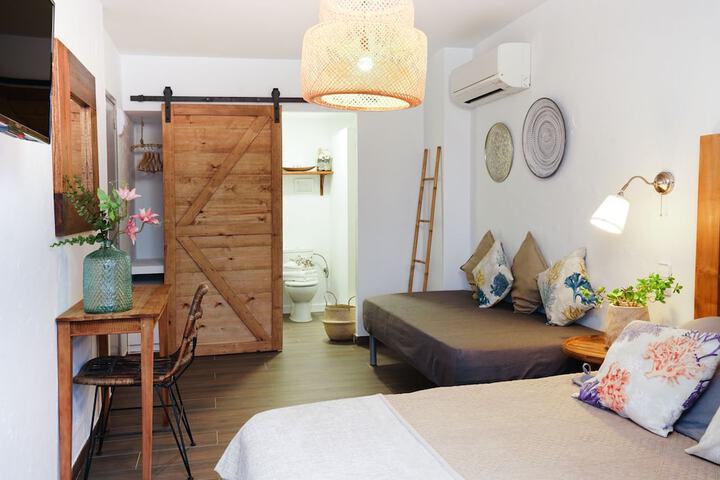 Room 7 of 30