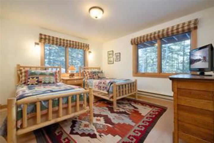 Room 9 of 22