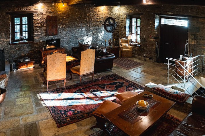 Entrance & Lobby
