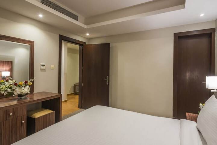 Room 5 of 17