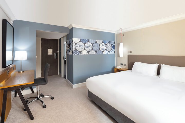 Room 37 of 123