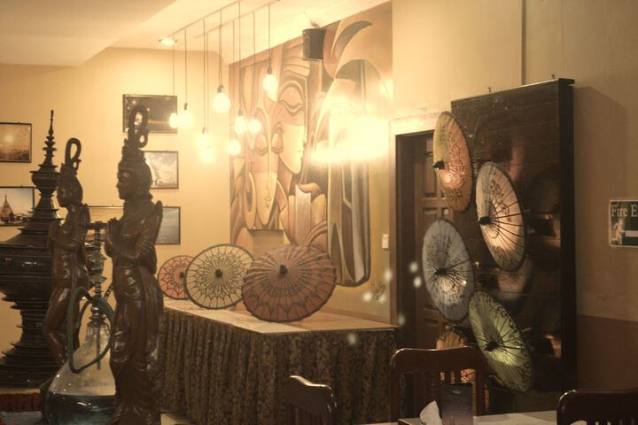 Lounge 60 of 79