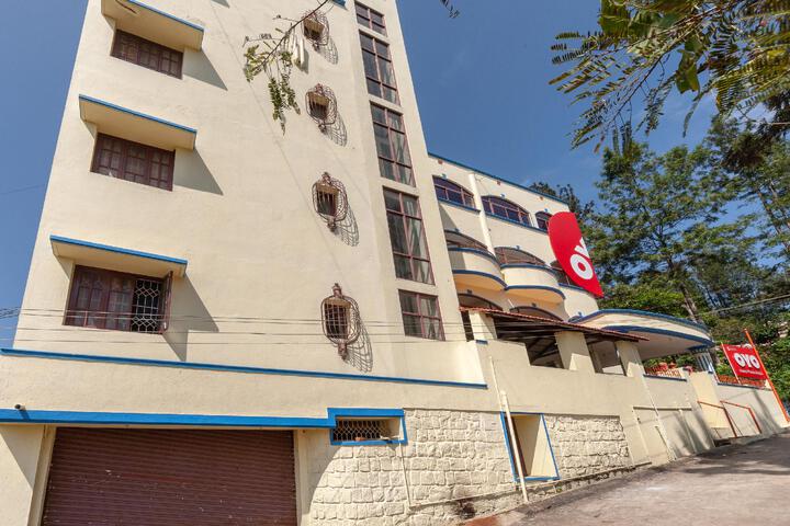 Hotel 6 of 12
