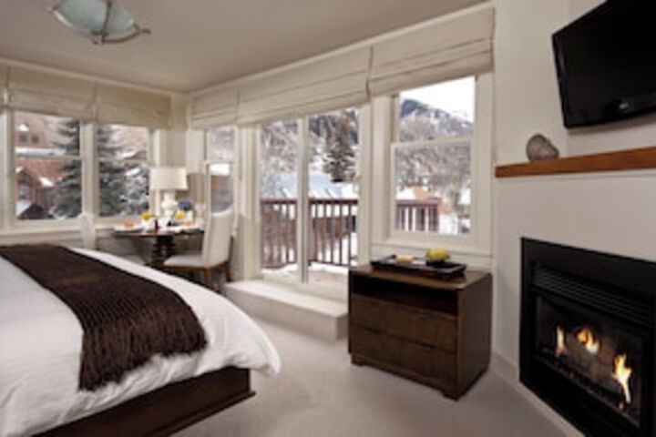 Room 52 of 279
