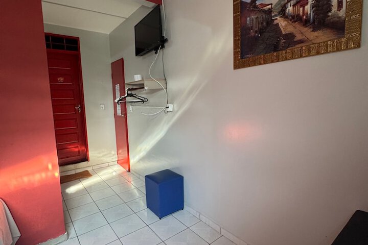 Room 8 of 32