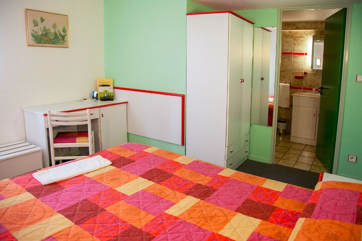 Room 12 of 65