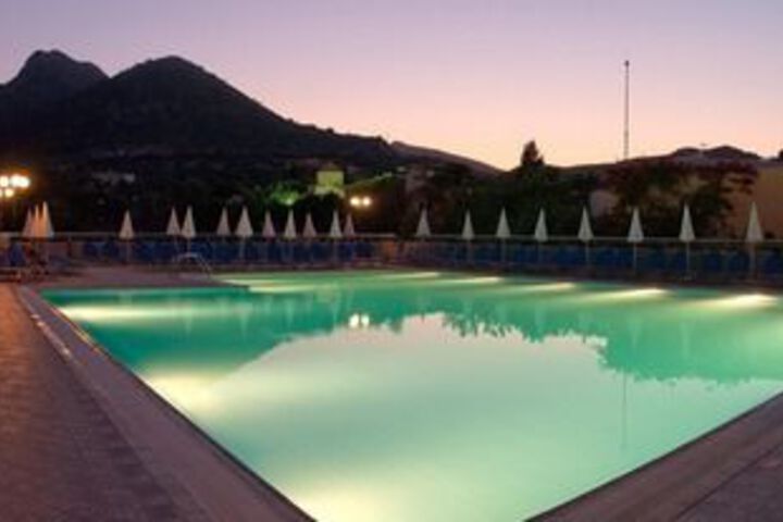 Pool 44 of 59