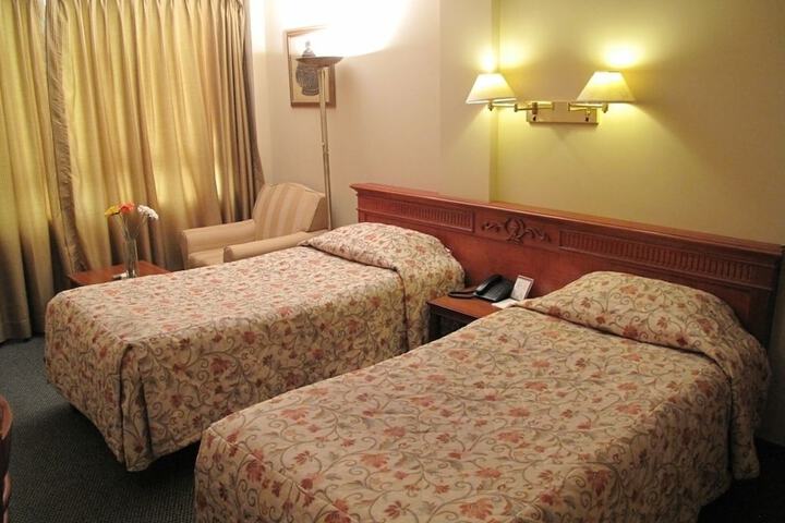 Room 4 of 18