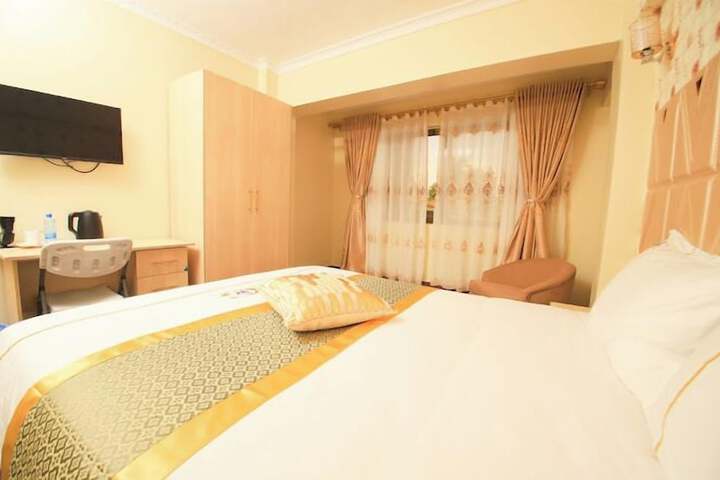 Room 10 of 46
