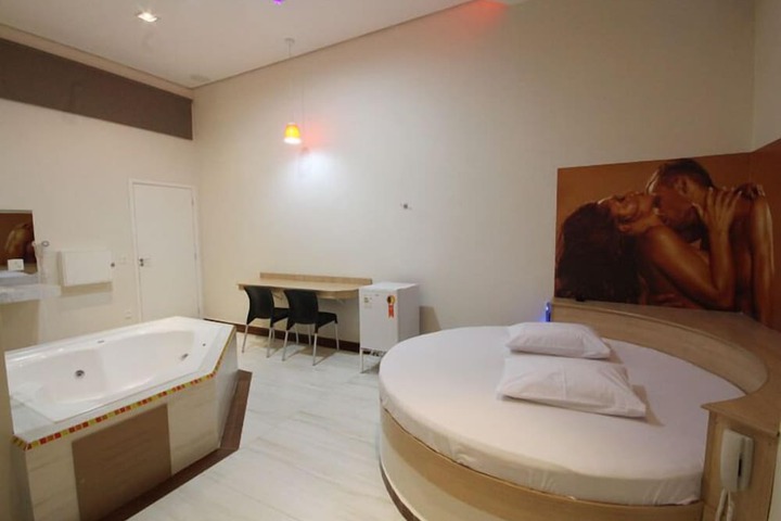 Room 11 of 29