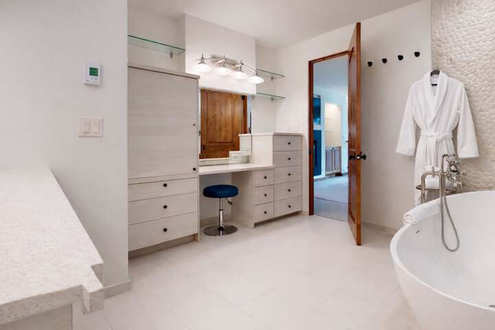 Room 153 of 176