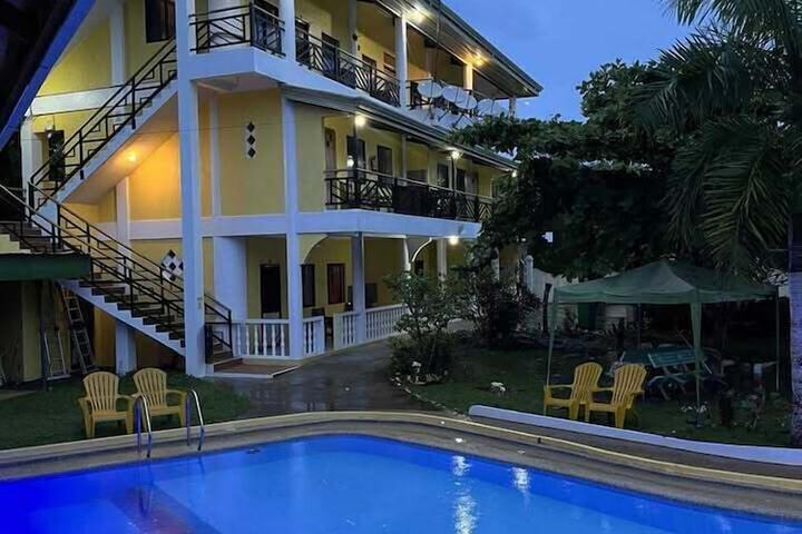 Pools & Facilities