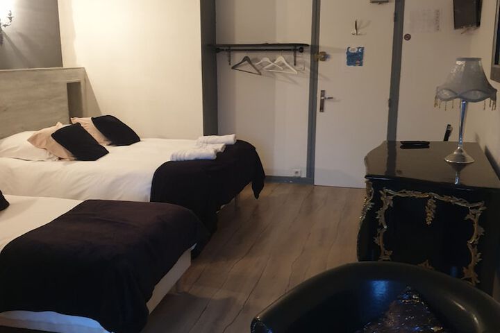 Room 7 of 31