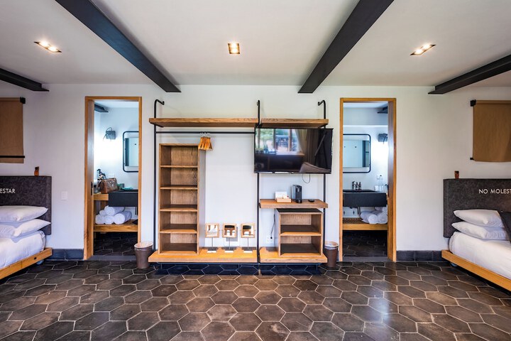 Room 15 of 62