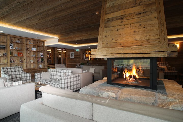 Lounge 90 of 110