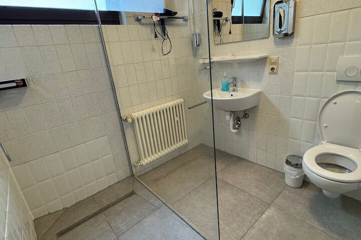 Room 15 of 15