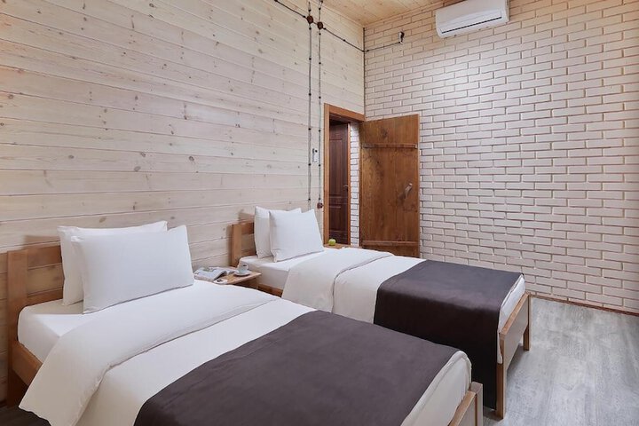 Room 16 of 35