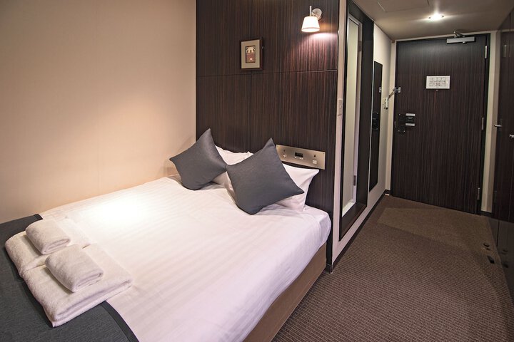 Room 27 of 72