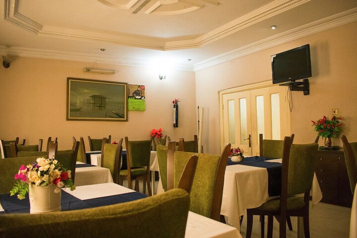 Dining 93 of 97