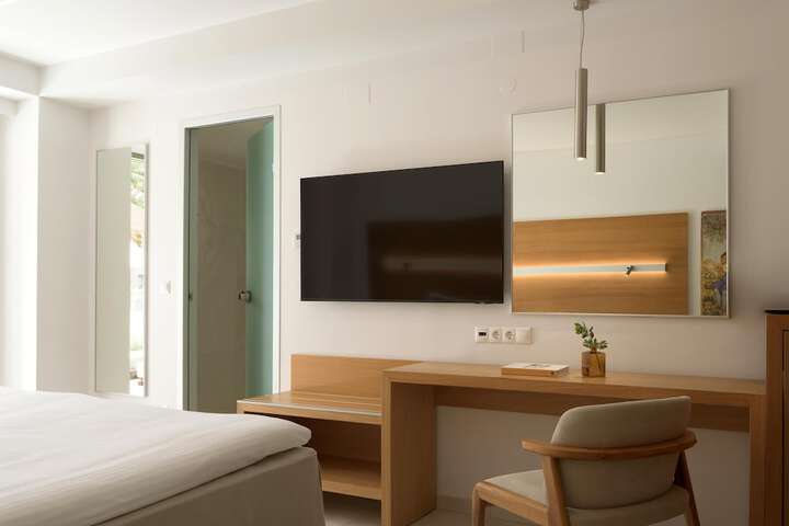 Room 57 of 160