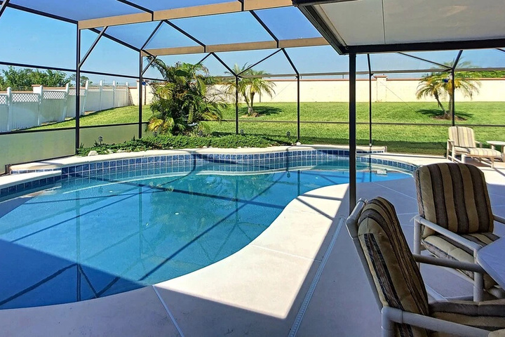 Pool 12 of 21