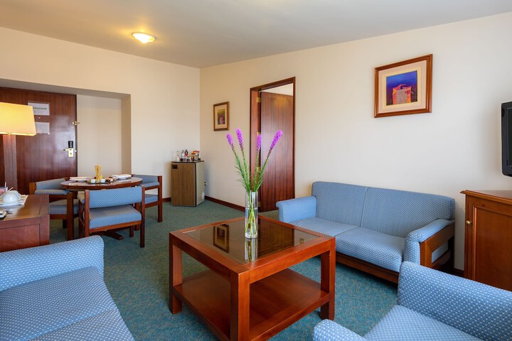 Room 21 of 62