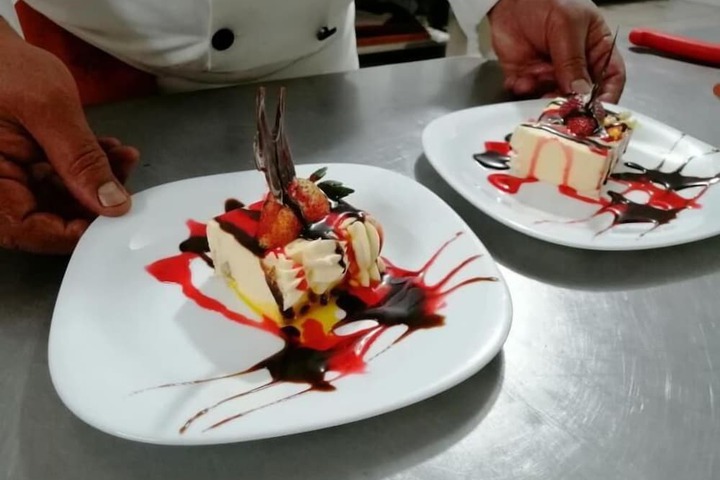 Dining 60 of 86
