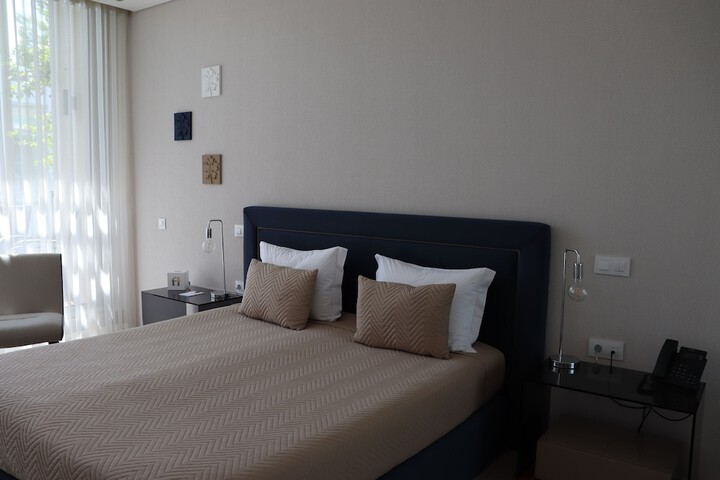 Room 6 of 43