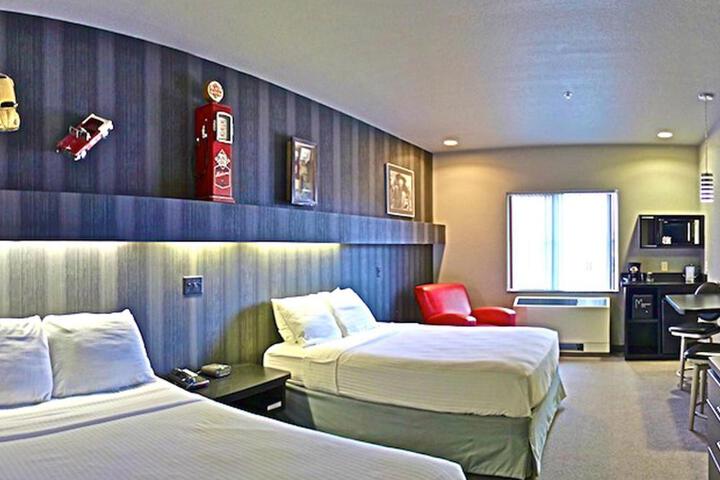 2 Queen Beds (7 of 23)