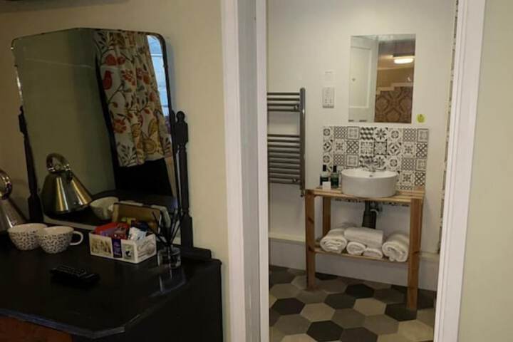 Room 4 of 22