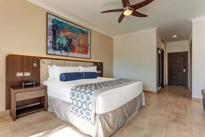 Room 25 of 119