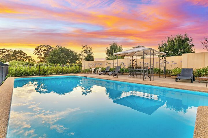 Hotel with Pool