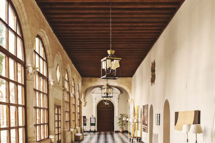 Ballroom/Hall 35 of 60