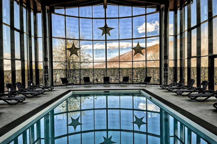 Pool 20 of 70