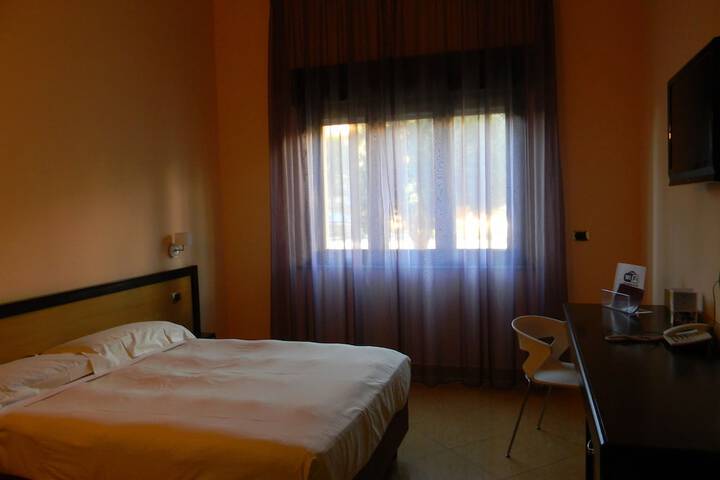Room 6 of 98