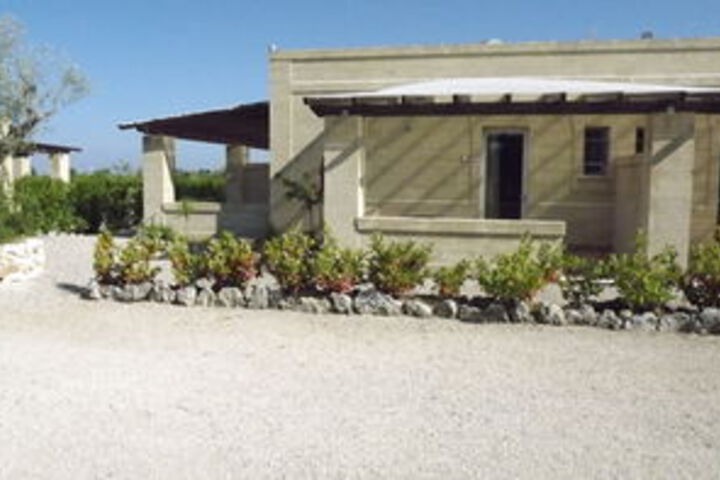 Hotel Exterior 13 of 43