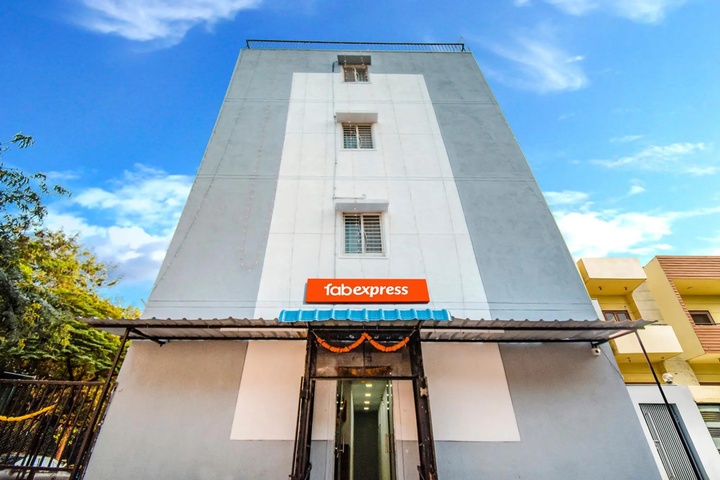 Hotel Ddpk by Oyo Rooms