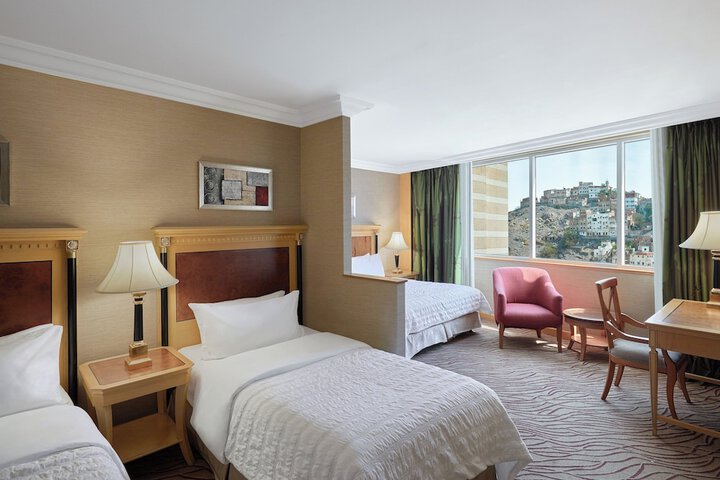 Room 8 of 31