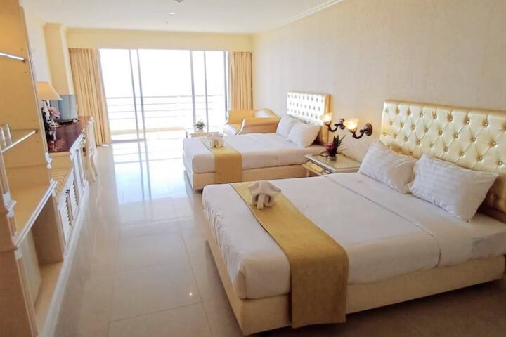 Room 14 of 40