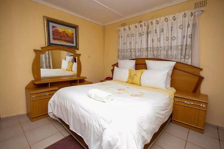 Room 4 of 34