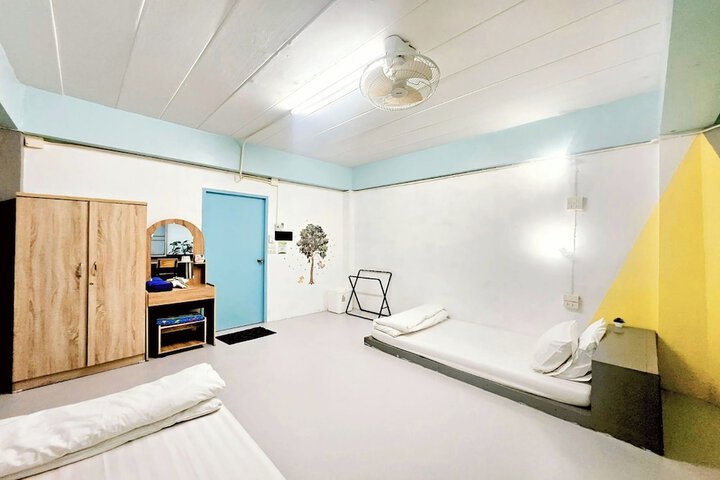 Room 40 of 94